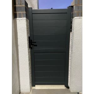 Readymade Black Aluminium Horizontal Pedestrian Gate – 900 x 1600mm