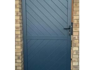 Readymade Anthracite Grey Aluminium Diagonal Pedestrian Gate - 900 x 1600mm