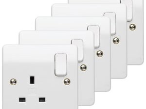 MK 13A Switched Single Socket - Pack of 5