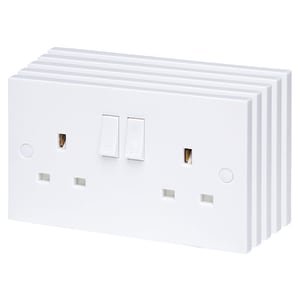 Wickes Square Edge 13A 2 Gang Double Switched Socket – Pack of 5