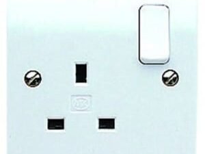 MK 13 Amp Switched Single Plug Socket - White
