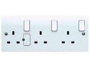 MK 13 Amp Double Pole Fused Triple Switched Socket - White