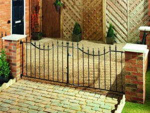 Wickes Windsor Steel Driveway Gate Black - 2438 x 925 mm