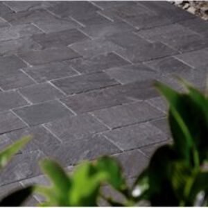 Natural Paving Fossestone Ebony Project Pack 250mm x 150mm