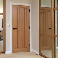 JB Kind Thames Oak Internal Suffolk Prefinished Door Cottage Style 1981 x 711 x 35mm